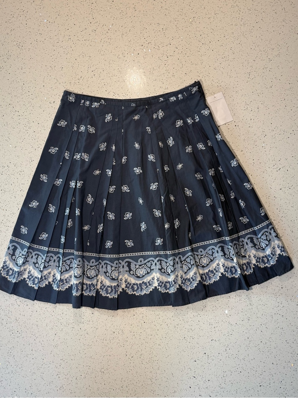 Liz Claiborne Navy Blue Floral Border Pleated Skirt - Picture 3 of 8